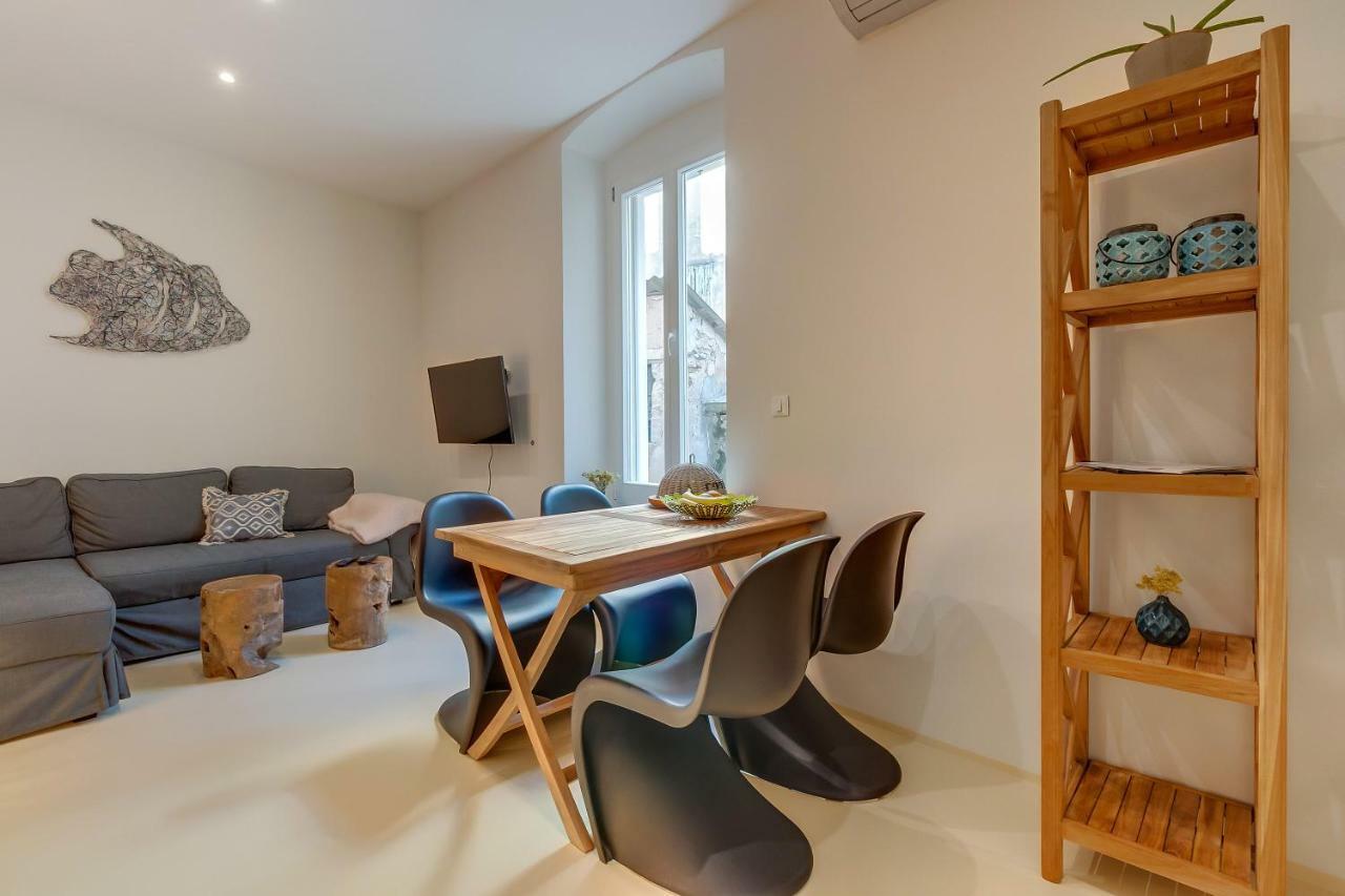 Apartments Argemonia Mali Lošinj Exteriör bild